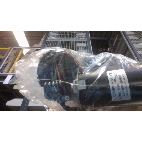 WINDSCREEN WIPER DC MOTOR WITH REDUCER AND ROTARY AXIS